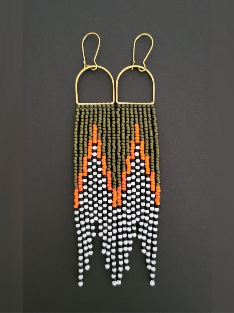 Pebble Beach Bead | Diva V Fringes in Khaki Polka Dot